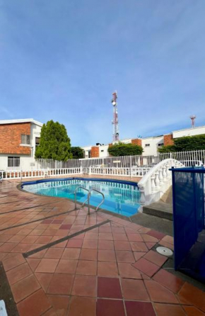 Casa frente al centro comercial Guatapuri